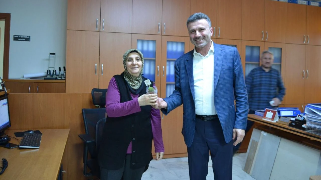 Başkan Özen, 8 Mart Kadınlar Gününü Kutladı