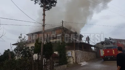 Sapanca'da Korkutan Yangın