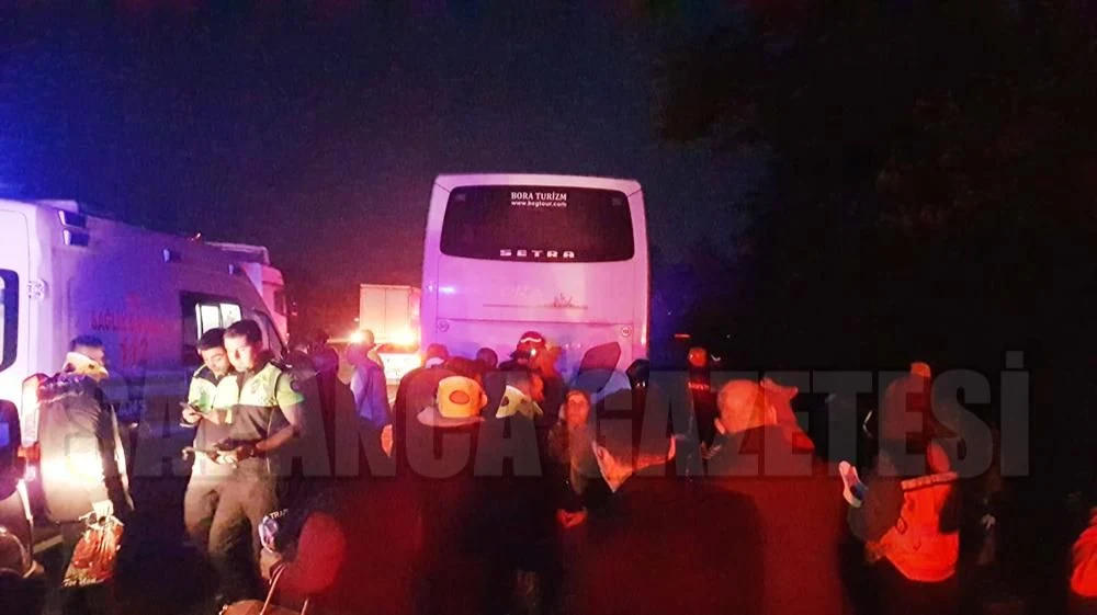AK Parti Seçmenlerini Taşıyan Otobüs Sapanca'da Kaza Yaptı: 28 Yaralı
