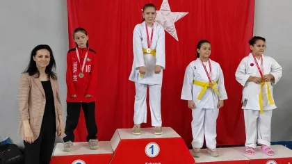 Ayyıldız Spor Kulübü Karate Takımı Alınmadık Madalya Bırakmadı