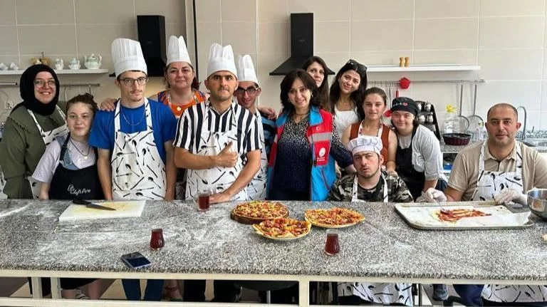 Sapanca'daki Özel Bireyler Hem Üretiyor Hem Kazanıyor