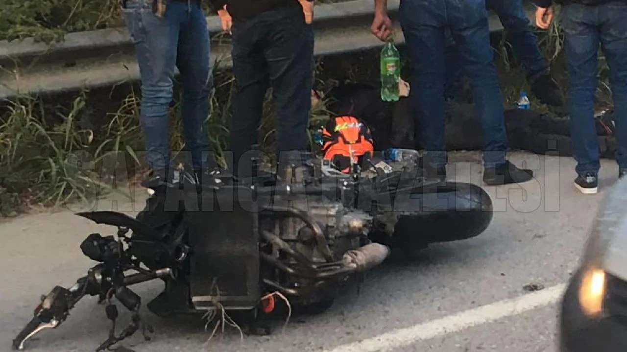 Sapanca'da Kaza Sonrası Tekeri Kopan Motosikletin Sürücüsü Yaralandı