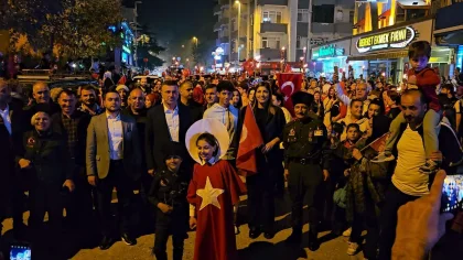 Sapanca'da Cumhuriyet'in 100. Yılı Dolayısıyla Yürüyüş Düzenlendi