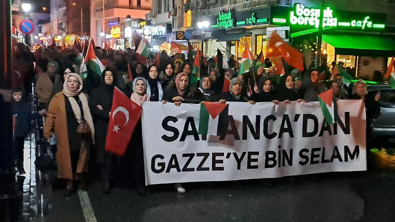 Sapanca'da Filistin'e Destek Yürüyüşü Düzenlendi