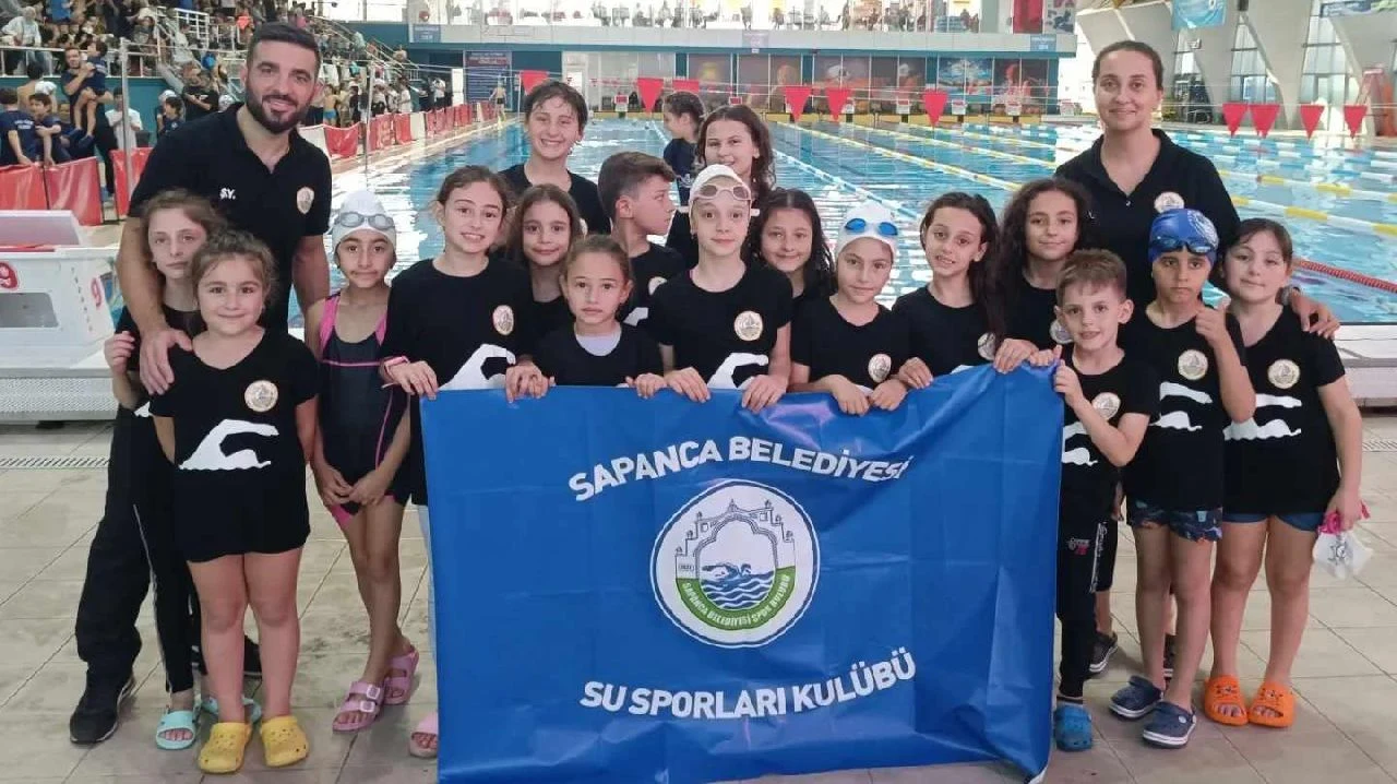 Sapanca'nın Minik Yüzücüleri Gelecek Vadediyor