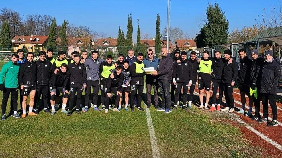 Muhtar Çapoğlu'ndan 3. Lig Temsilcimize Baklava İkramı