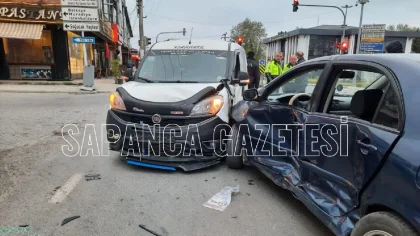 Sapanca'da Trafik Kazası: 2 Kişi Yaralı