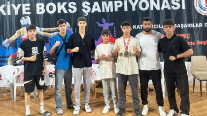 Boksçularımız İzmir'den Madalyalarla Döndü