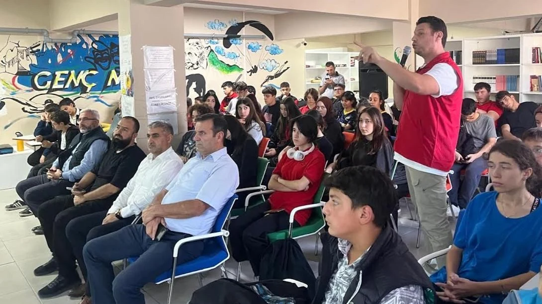 Sapanca'da "Direnişin Simgesi Gazze" Programı Düzenlendi