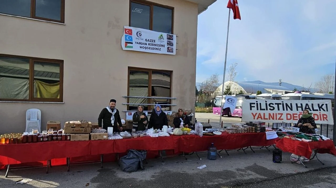 Gazze Yardım Kermesi Kapalı Pazar Yerinde Gerçekleşti