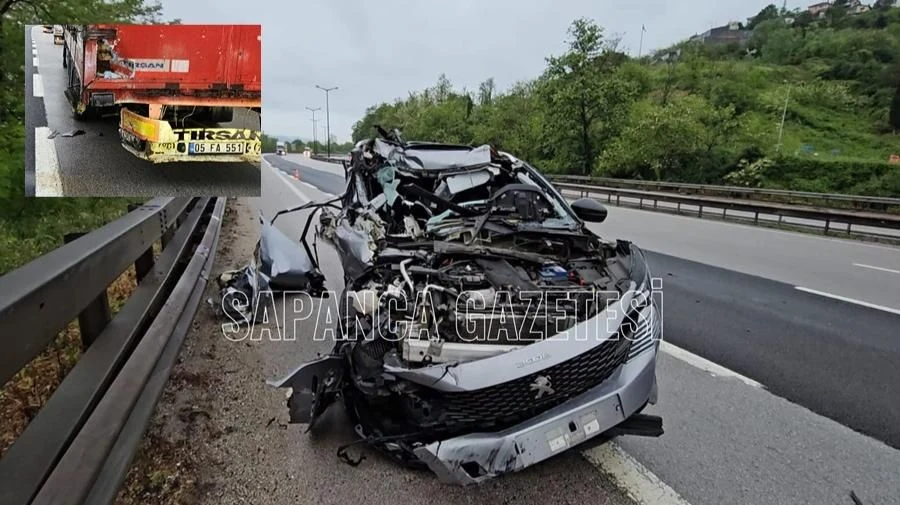 Otomobilin Tır'a Arkadan Çarptığı Kazada Faciadan Dönüldü