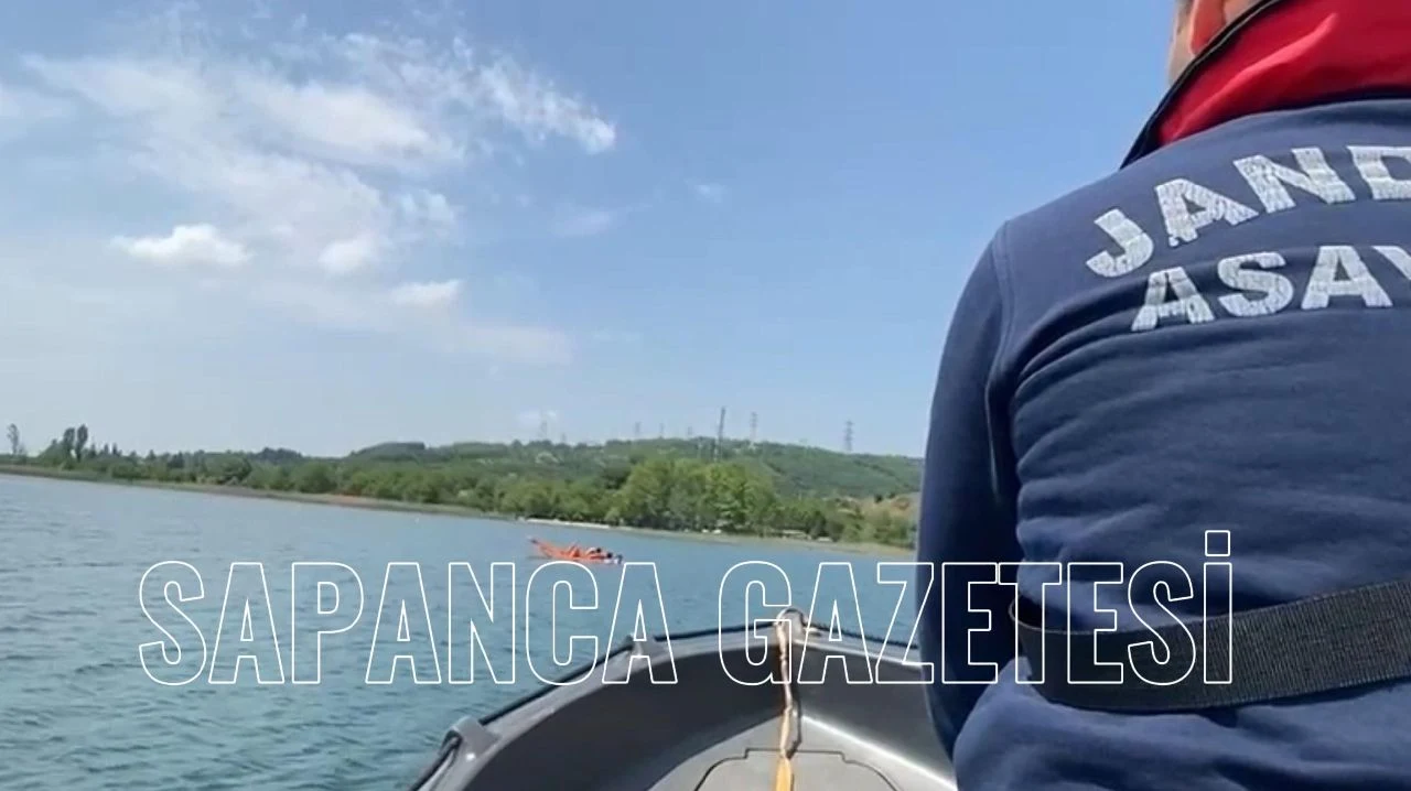 Sapanca Gölü'nde Pedallı Kano Alabora Oldu
