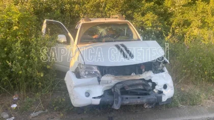 Otomobil ile Kamyonet Çarpıştı: 4 Yaralı