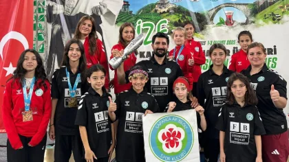 Sapanca Ayyıldız Sk Rize'den Altın Madalyalar ile Döndü