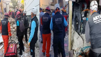 Arte Ekibi Gebze'deki Çöken Binada Görev Başındaydı