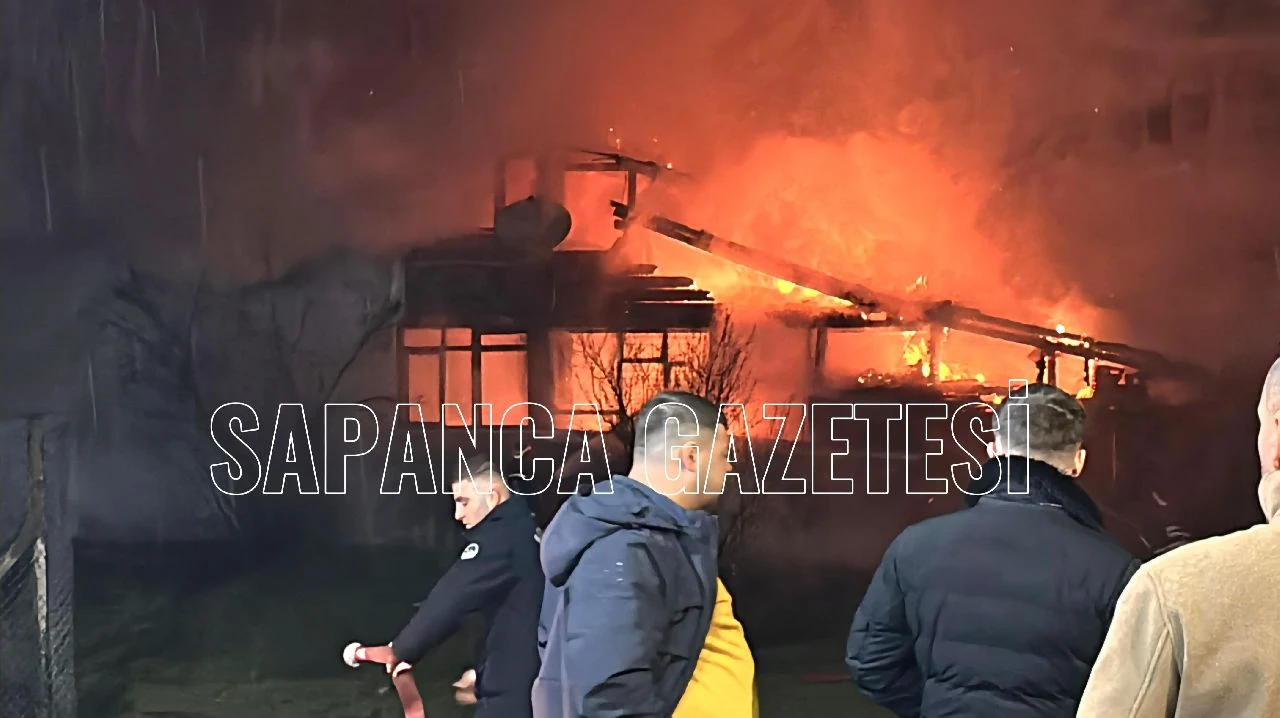 Sapanca'da Ahşap Ev Yangını