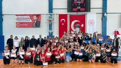 Okullar Arası Voleybol Turnuvası Sona Erdi