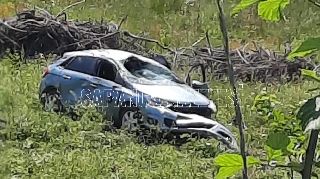 TAKLA ATAN OTOMOBİLİN SÜRÜCÜSÜ YARALANDI