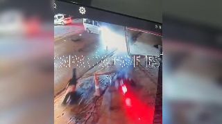 MOTOSİKLET İLE HAFİF TİCARİ ARAÇ ÇARPIŞTI: 2 YARALI MOTOSİKLET İLE HAFİF TİCARİ ARAÇ ÇARPIŞTI: 2 YARALI