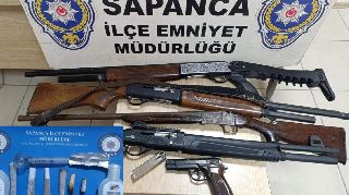 SAPANCA'DA UYUŞTURUCU VE SİLAH OPERASYONU: 2 GÖZALTI