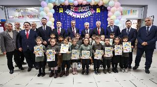 İL PROTOKOLÜ SAPANCALI ÖĞRENCİLERİN HEYECANINA ORTAK OLDU